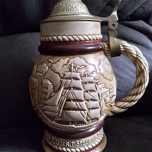 Rare Vintage 1977 Avon Collectable Stein - Picture 5 of 8